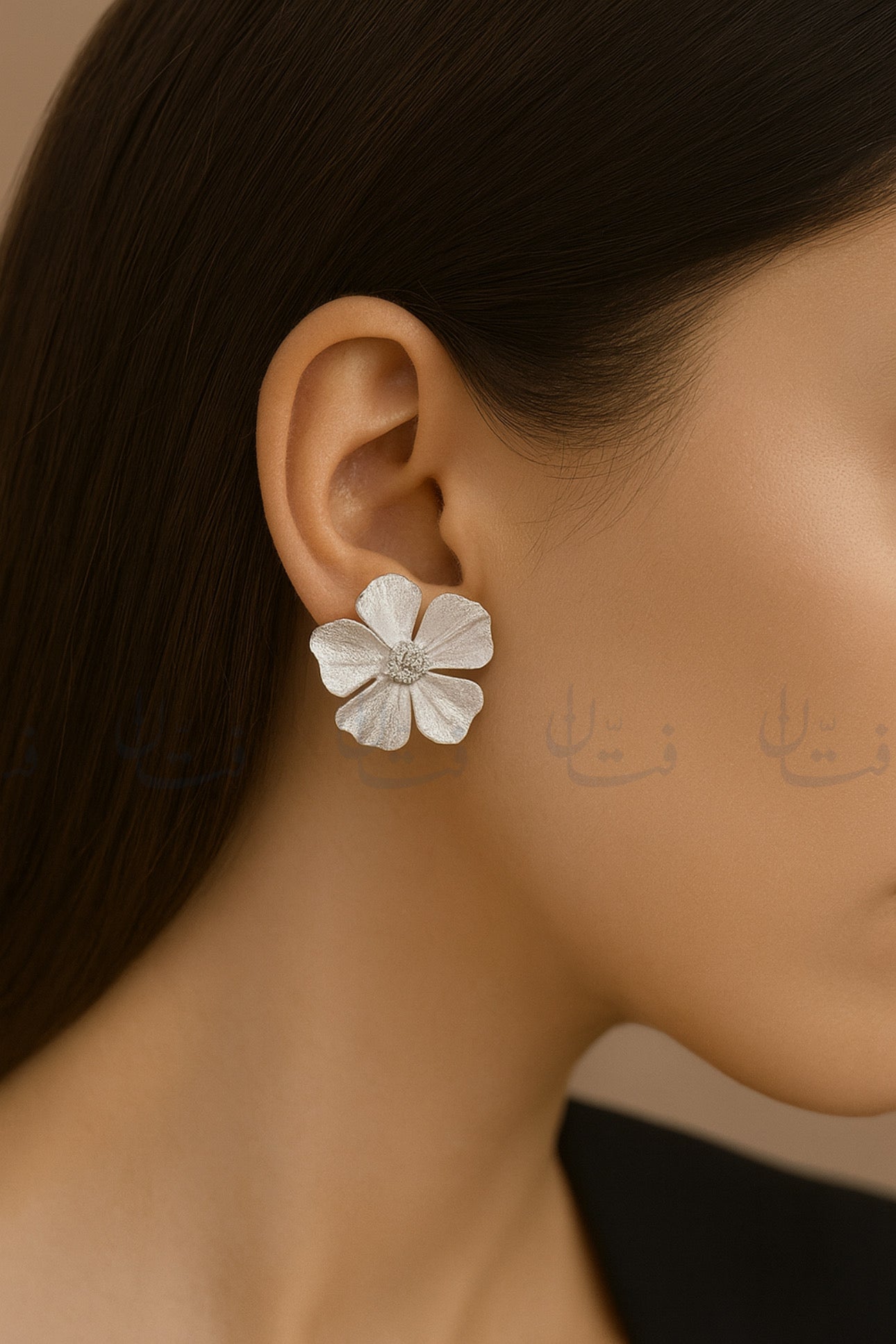 حلق إلورا فضي