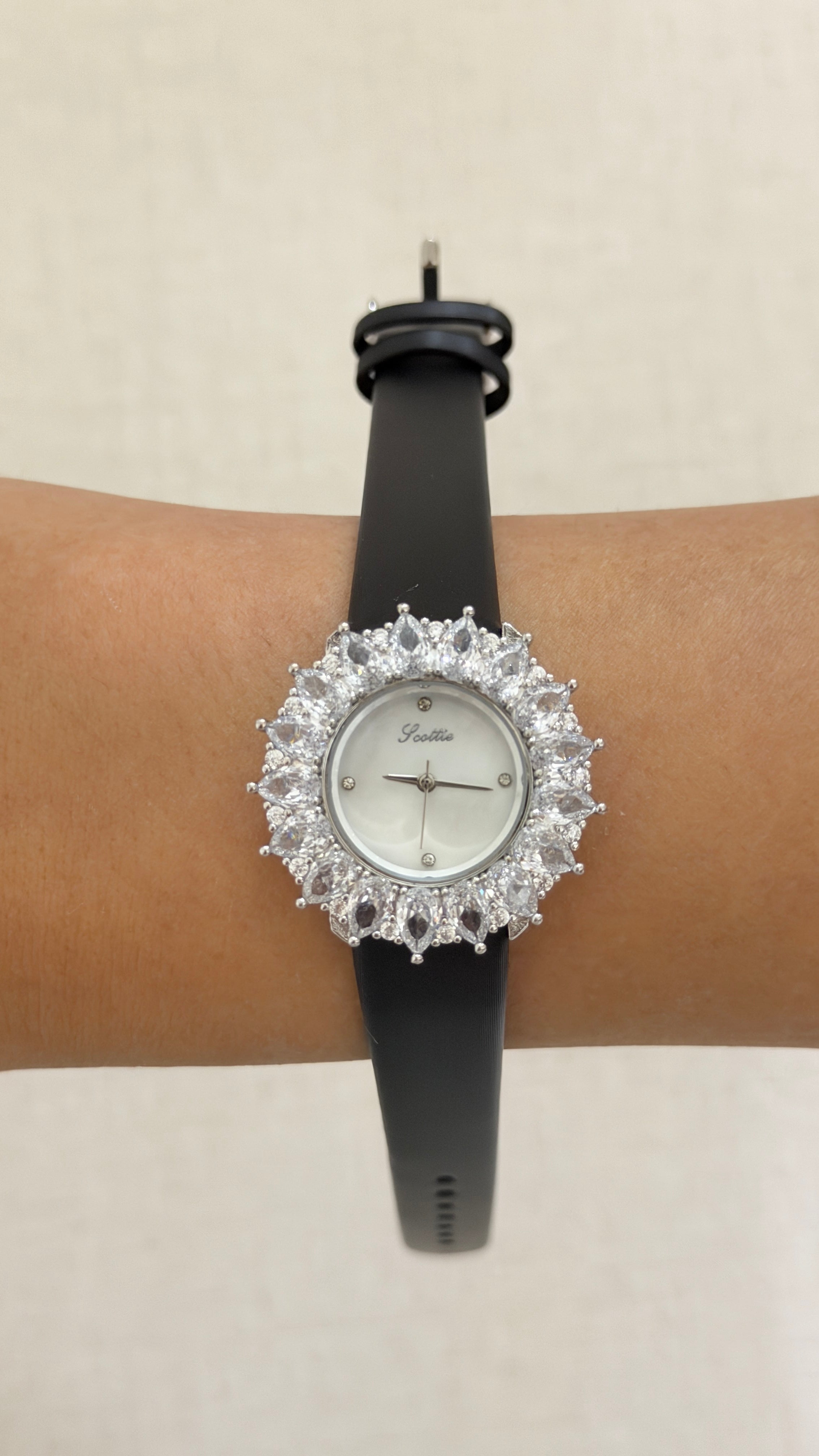 Amara strap colors watch