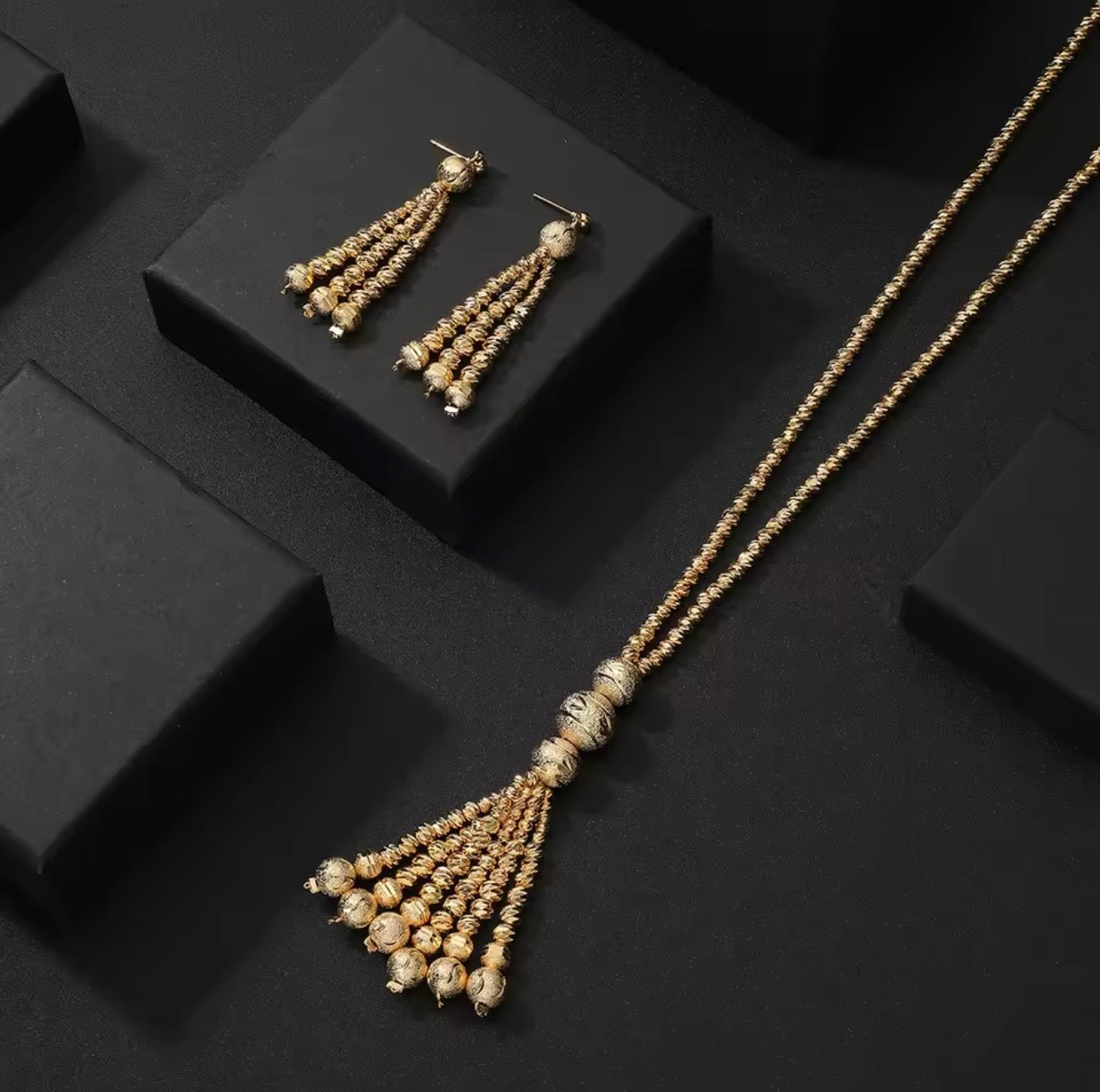 Noor Gold