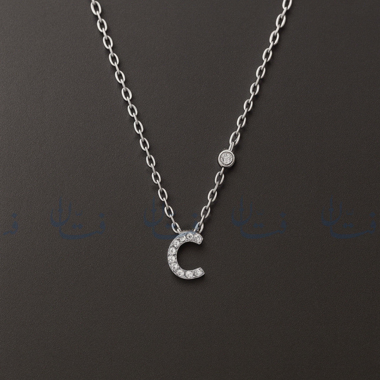 حرف C فضي