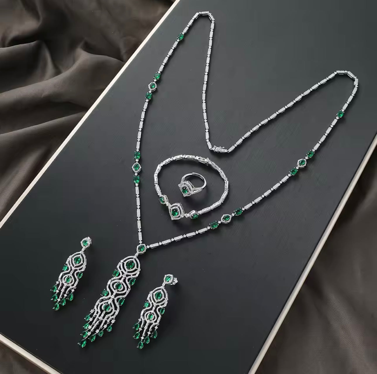 طقم مهابة اخضر