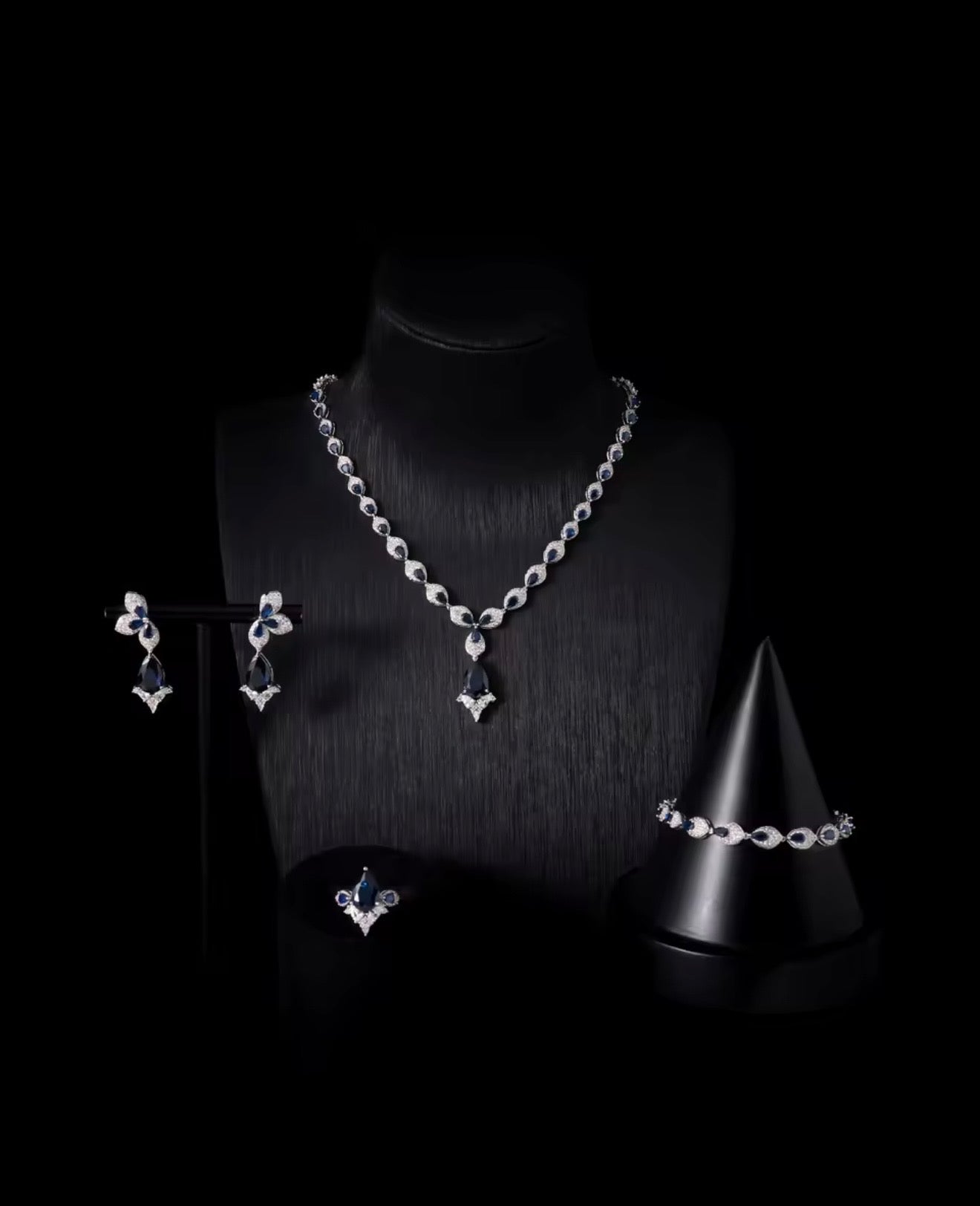 ‏طقم داليا اسود