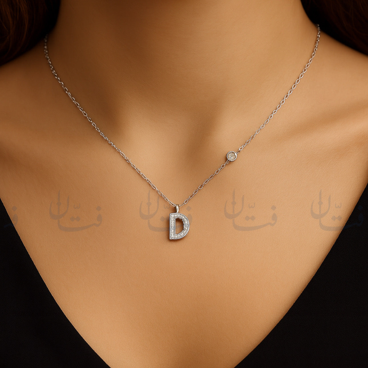 حرف D فضي