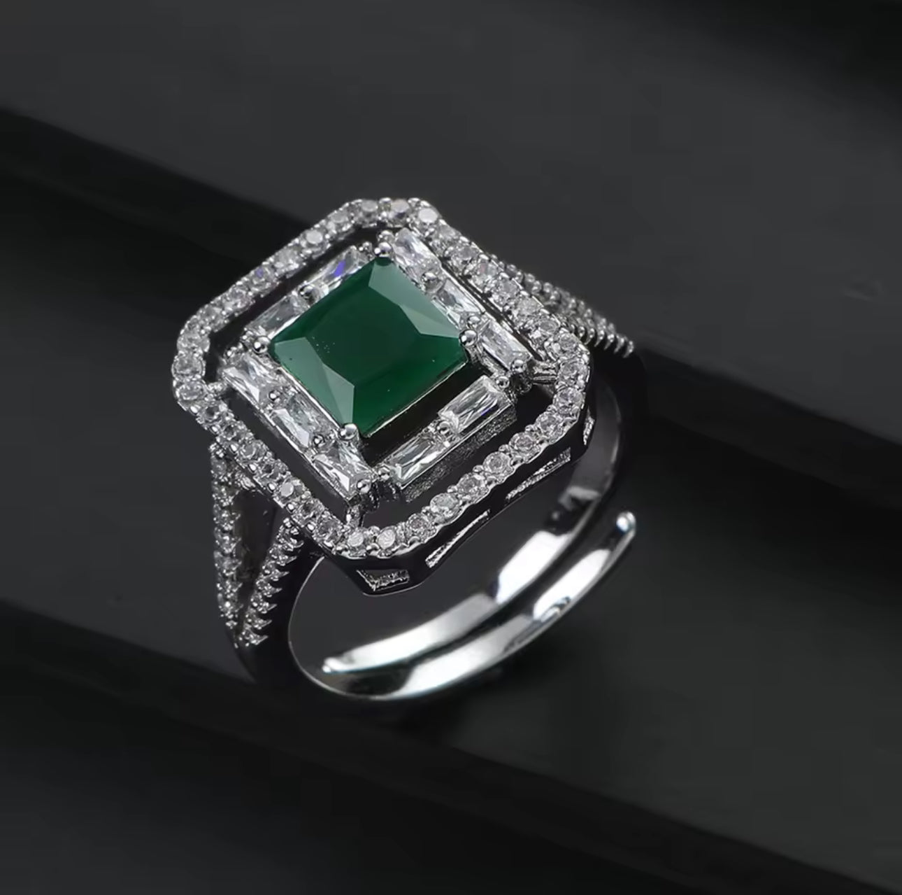 طقم روح اخضر