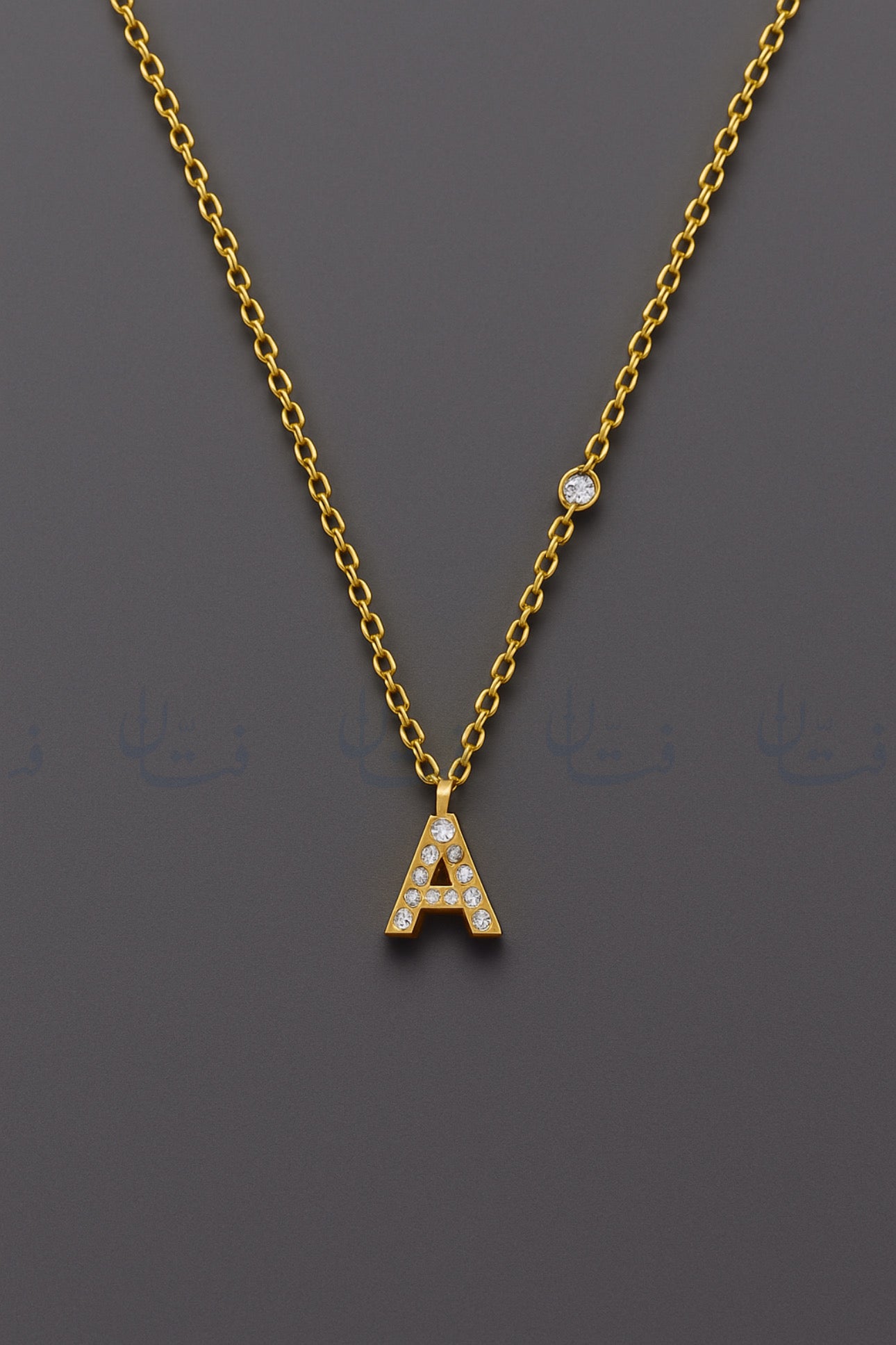 حرف A ذهبي