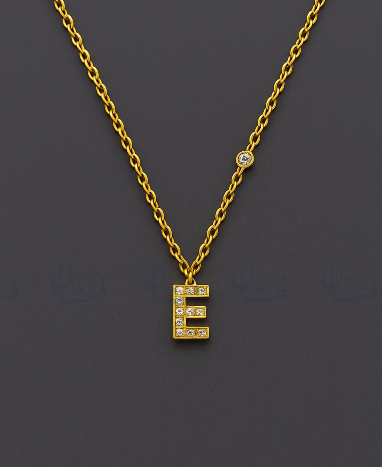 حرف E ذهبي