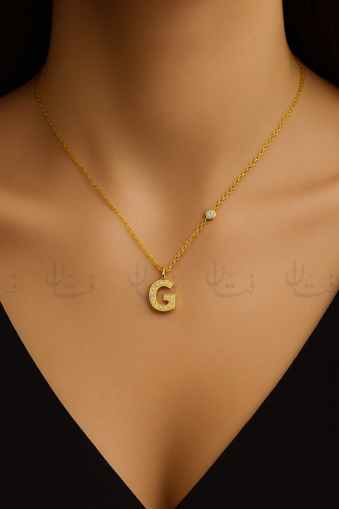 حرف G ذهبي