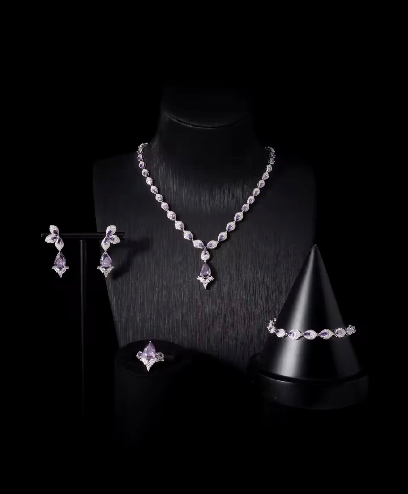 طقم داليا بنفسجي